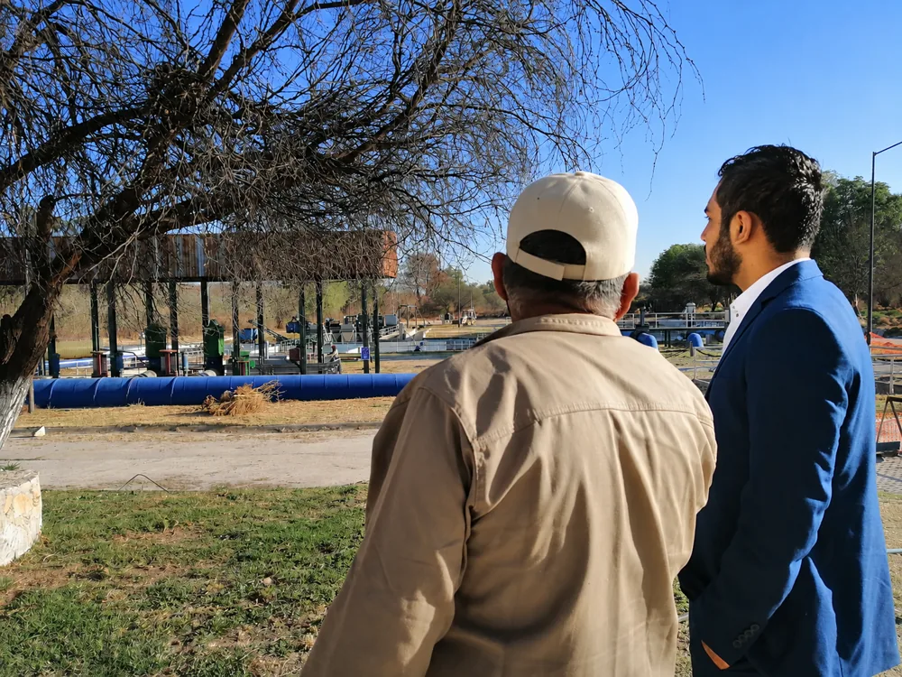 Josimar Carmona en visita técnica a una planta de tratamiento de agua